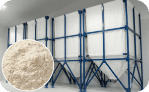 Несколько тканевых силосов для муки и порошков в ряд